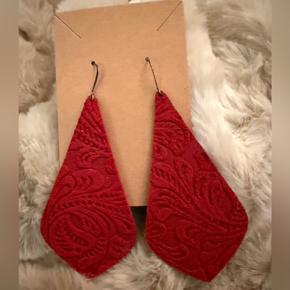 Eleven10 Leather Filigree Leather Earrings